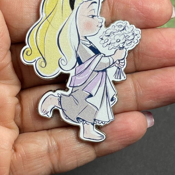 Disney Aurora Princess Trading Pin Sleeping Beauty Flowers Lapel Pin Badge Pin - Picture 6 of 10